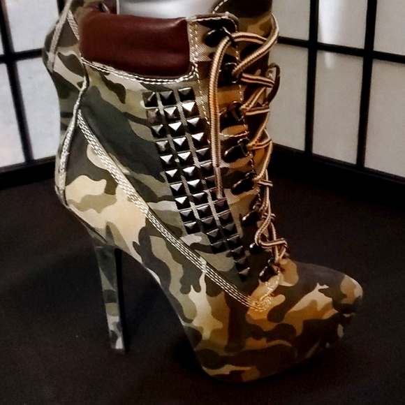 camo boots  Dollhouse boots - Picture 7 of 11